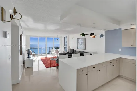 6917 Collins Ave # 915, Miami Beach FL 33141