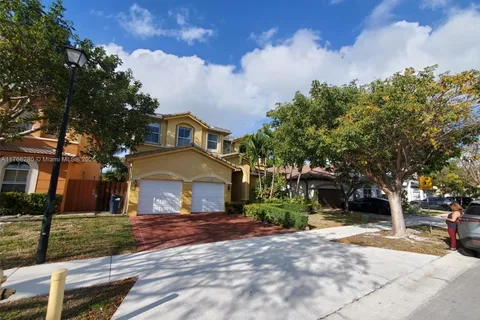 11009 NW 80th Ln, Doral FL 33178