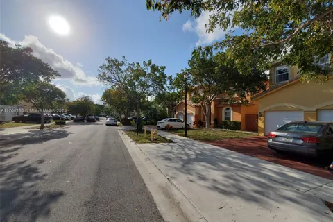 11009 NW 80th Ln, Doral FL 33178