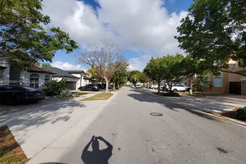 11009 NW 80th Ln, Doral FL 33178