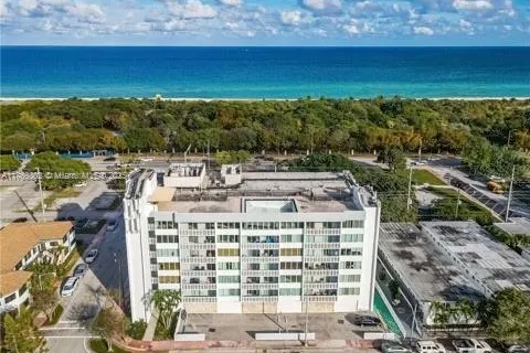 8233 Harding Ave # 407, Miami Beach FL 33141