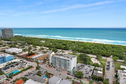 8233 Harding Ave # 407, Miami Beach FL 33141