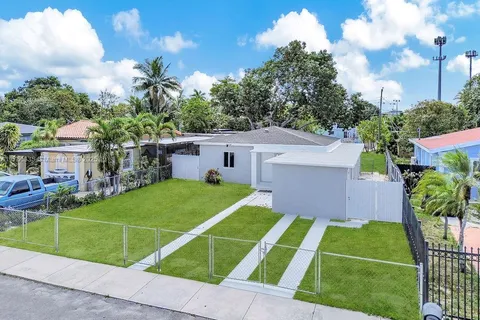 400 NW 117th St, Miami FL 33168