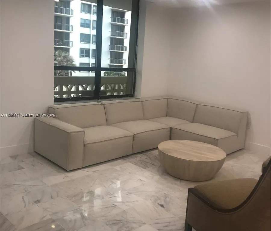 10185 Collins Ave # 516, Bal Harbour FL 33154