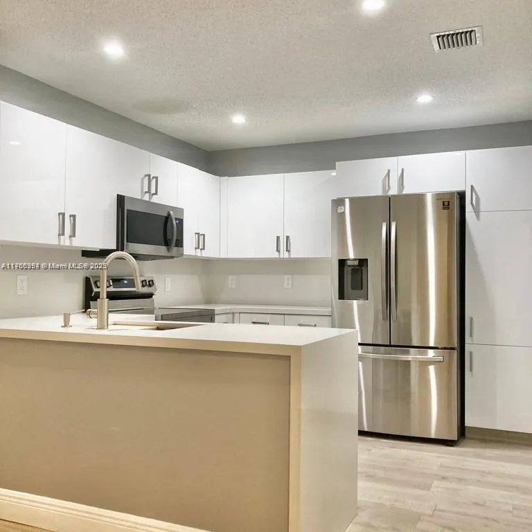 4953 SW 32nd Ter # 0, Dania Beach FL 33312