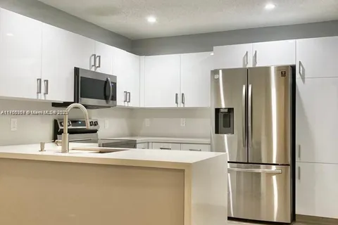 4953 SW 32nd Ter # 0, Dania Beach FL 33312