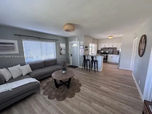 715 NE 6th St # 1, Hallandale Beach FL 33009