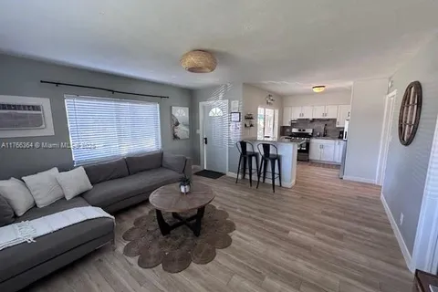 715 NE 6th St # 1, Hallandale Beach FL 33009