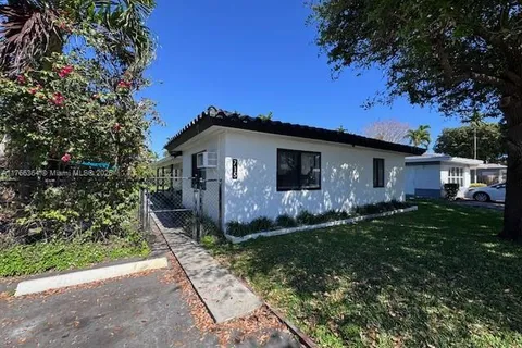 715 NE 6th St # 1, Hallandale Beach FL 33009