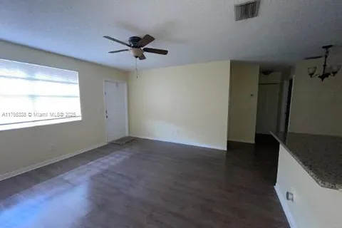 10428 NW 8th St # 204, Pembroke Pines FL 33026