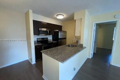 10428 NW 8th St # 204, Pembroke Pines FL 33026