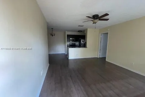 10428 NW 8th St # 204, Pembroke Pines FL 33026