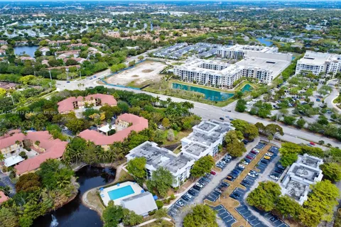 711 N Pine Island Rd # 214, Plantation FL 33324
