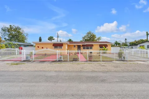 18901 NW 42nd Ct, Miami Gardens FL 33055