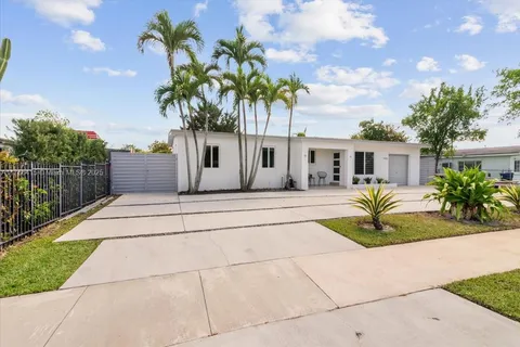 11430 SW 52nd Ter, Miami FL 33165