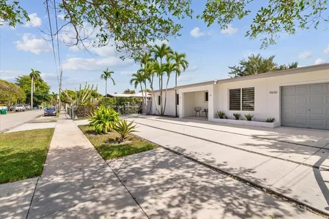 11430 SW 52nd Ter, Miami FL 33165