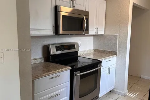 5308 NE 2ND TERRACE, Oakland Park FL 33334