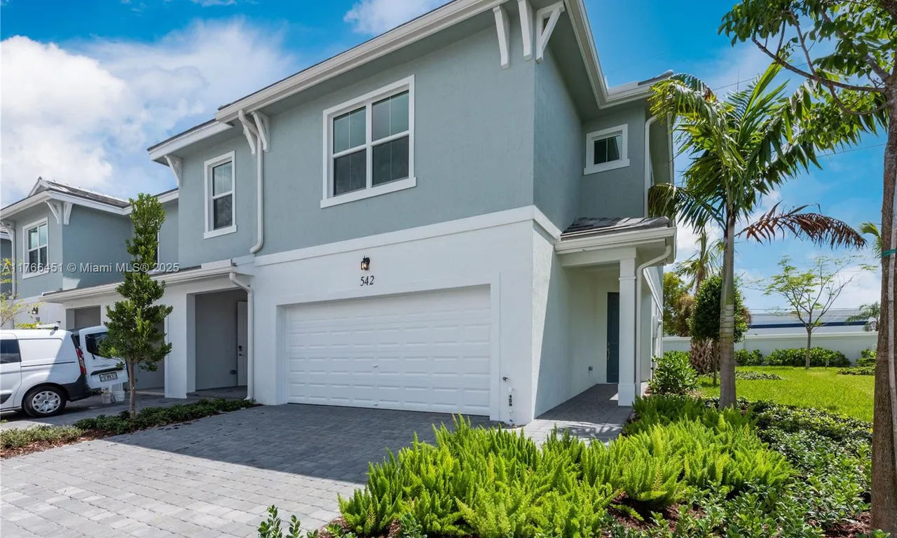 542 Parsons Way, Deerfield Beach FL 33442