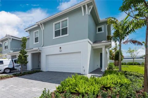 542 Parsons Way, Deerfield Beach FL 33442