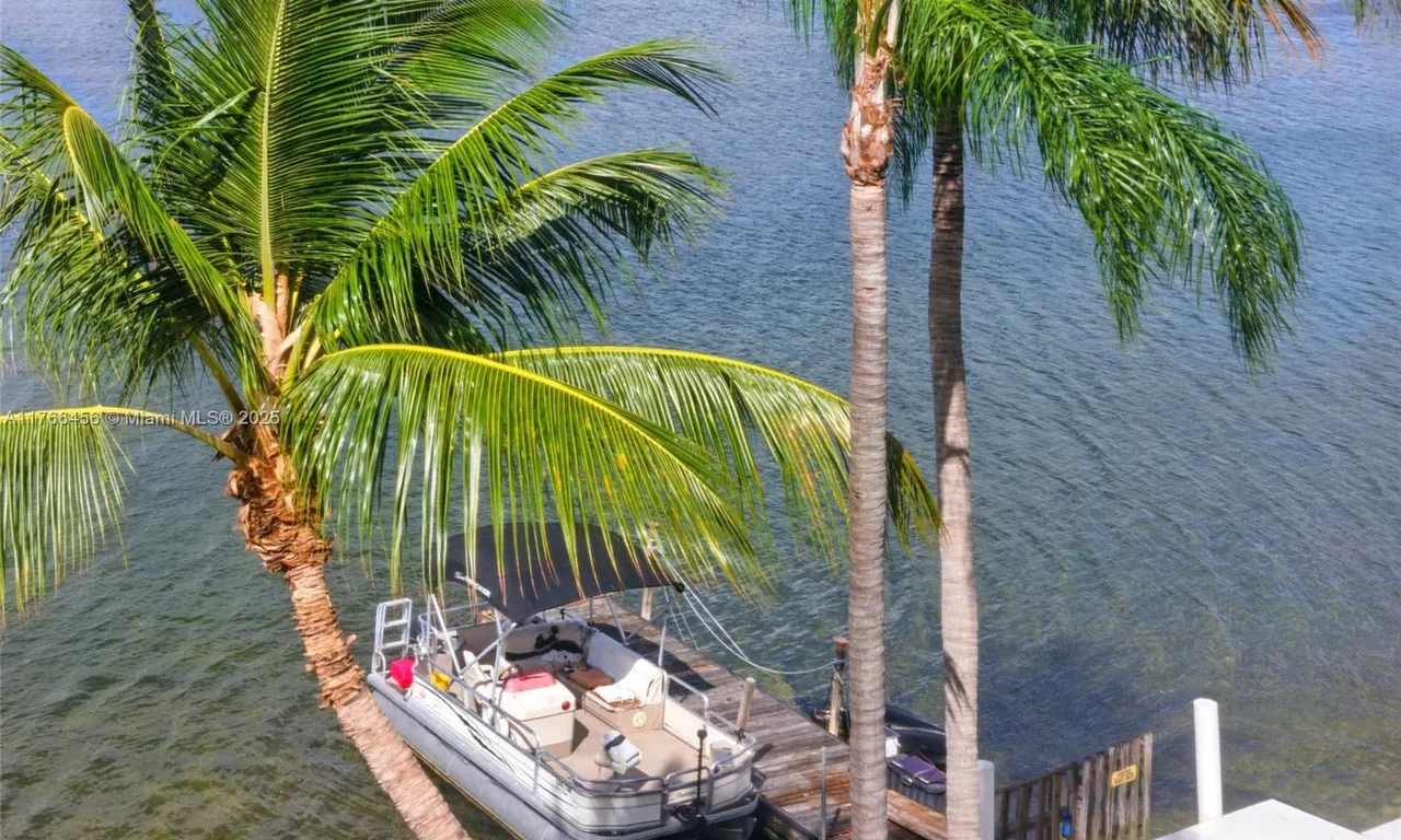4311 Crystal Lake Dr # 413, Deerfield Beach FL 33064