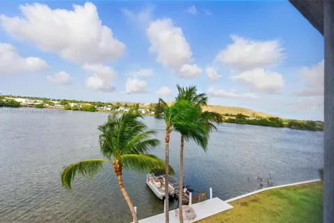 4311 Crystal Lake Dr # 413, Deerfield Beach FL 33064