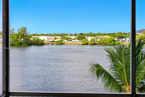 4311 Crystal Lake Dr # 413, Deerfield Beach FL 33064