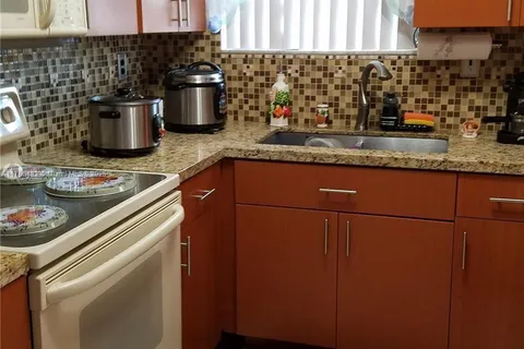 6275 W 24th Ave # 4, Hialeah FL 33016