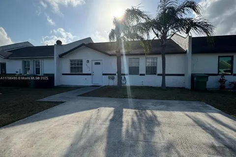 14712 SW 116th Ave, Miami FL 33176