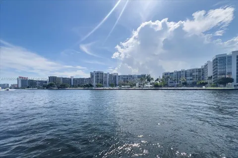 2710 S Ocean Dr # 402, Hollywood FL 33019