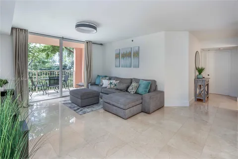 19555 E Country Club Dr # 8202, Aventura FL 33180