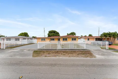 6035 NW 110th St, Hialeah FL 33012