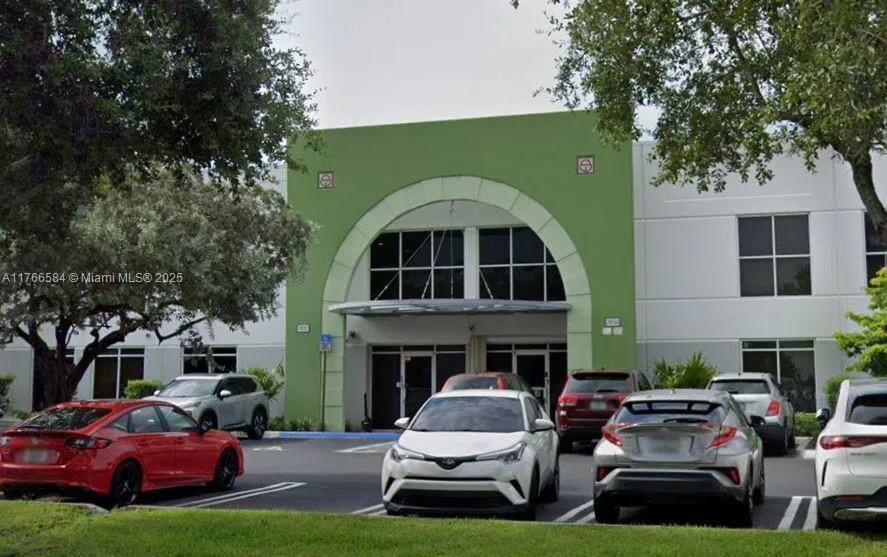 7830 NW 46th St, Doral FL 33166