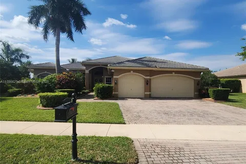 15088 SW 34th St, Davie FL 33331