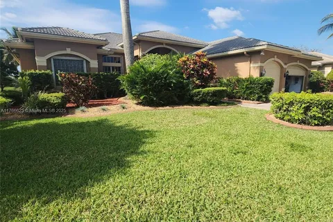 15088 SW 34th St, Davie FL 33331