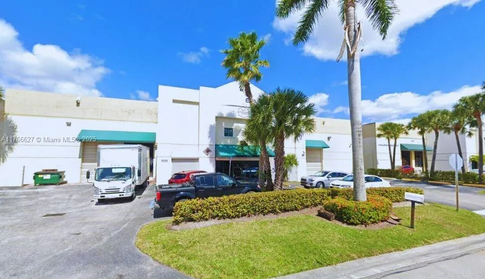 10505 NW 29th Ter, Doral FL 33172
