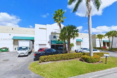 10505 NW 29th Ter, Doral FL 33172