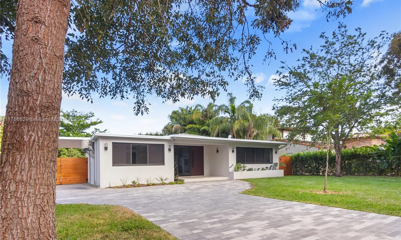 7101 SW 64th Ct, South Miami FL 33143