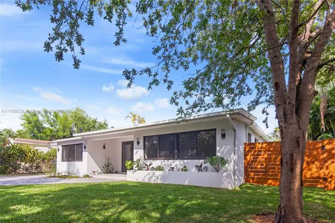 7101 SW 64th Ct, South Miami FL 33143