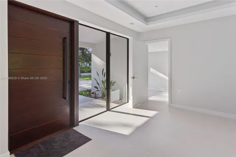 7101 SW 64th Ct, South Miami FL 33143