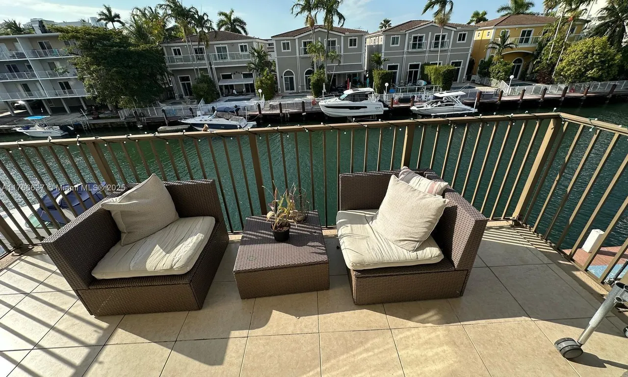 3948 NE 169th St # 302, North Miami Beach FL 33160