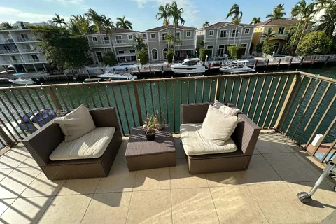 3948 NE 169th St # 302, North Miami Beach FL 33160