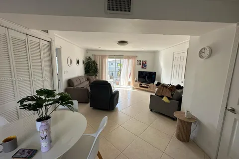 3948 NE 169th St # 302, North Miami Beach FL 33160