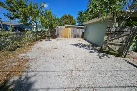 279 SW 8th St REAR, Dania Beach FL 33004