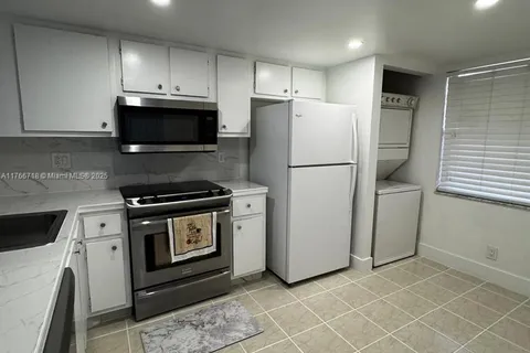 6575 W Oakland Park Blvd # 303, Lauderhill FL 33313