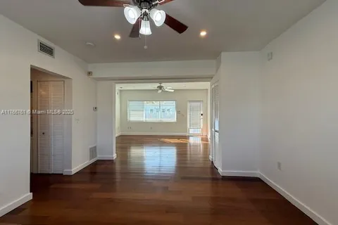 7207 Bay Dr # 30, Miami Beach FL 33141