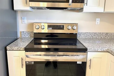 202 SE 3rd Pl # 2, Dania Beach FL 33004
