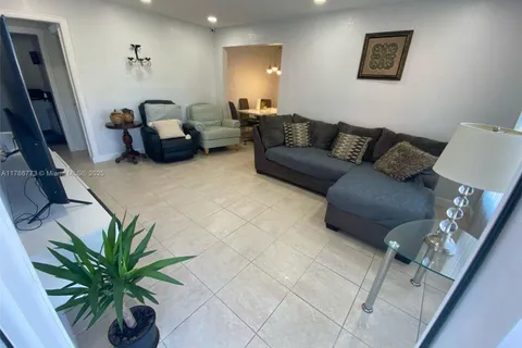 7110 Hope St # 2, Hollywood FL 33024