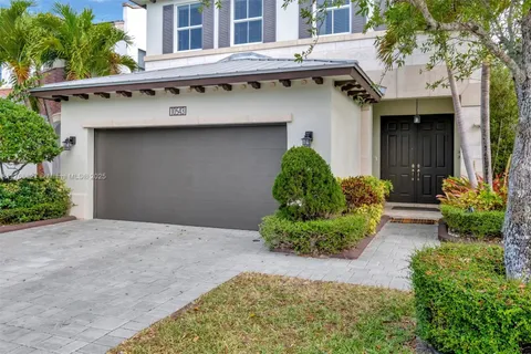 10543 NW 70th Ln, Doral FL 33178