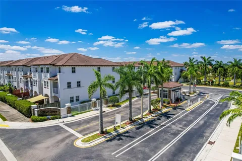 8900 NW 97th Ave # 212, Doral FL 33178