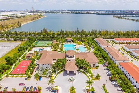 8900 NW 97th Ave # 212, Doral FL 33178